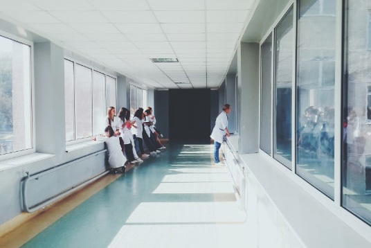 eSPEAK kann hervorragend in Arztpraxen eingesetzt werden